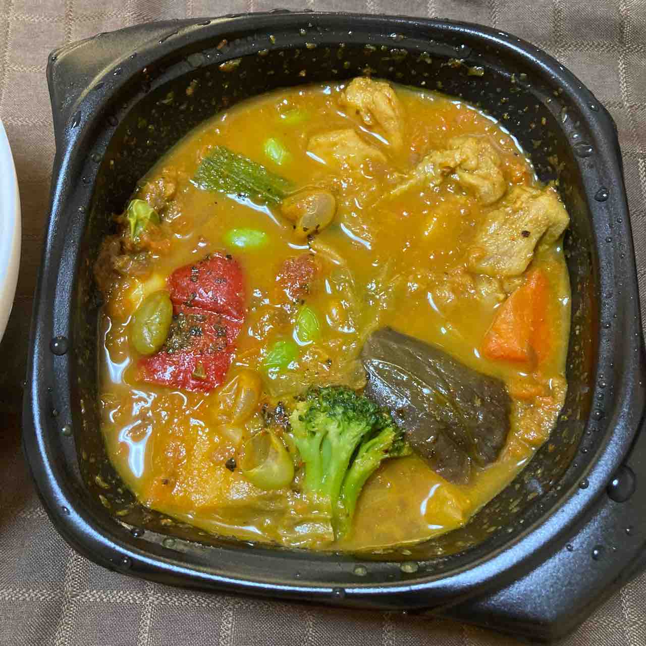 冷凍食品 22 139 イーザップ 10種野菜と鶏もも肉のスープカレーはスープ感少なめな具だくさんカレー カレー探求 たまにai創薬