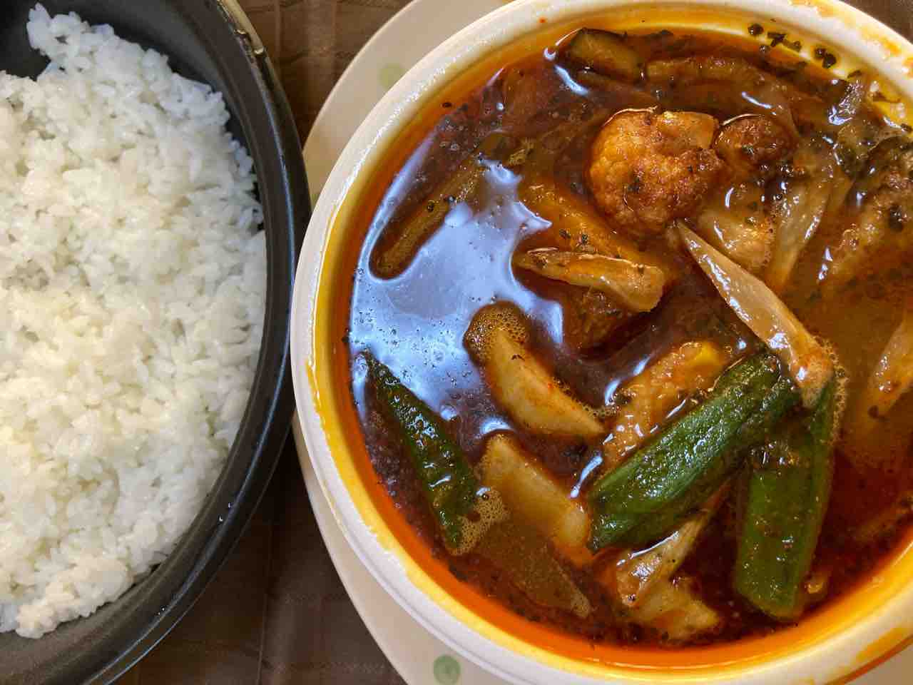ココイチ 21 040 容器から溢れそうな冬の期間限定のベジタブルスープカレー 大盛 をテイクアウト カレー探求 たまにai創薬 ココイチ 21 040 容器から溢れそうな冬の期間限定のベジタブルスープカレー 大盛 をテイクアウト カレー探求 たまにai創薬