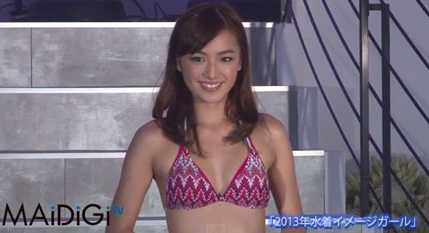 牛角cmの口元ハート美人さん Utagei