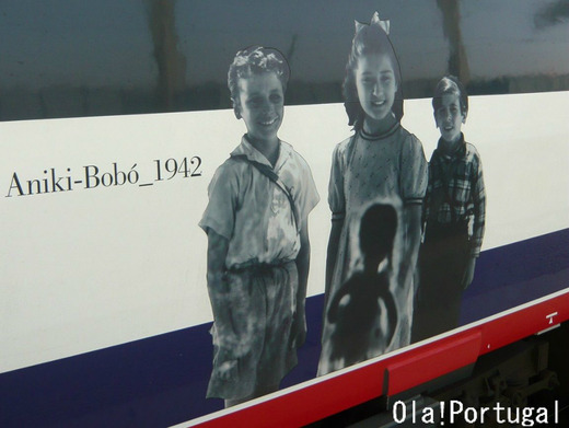 ポルトガル国鉄CPのオリヴェイラ監督ラッピング列車