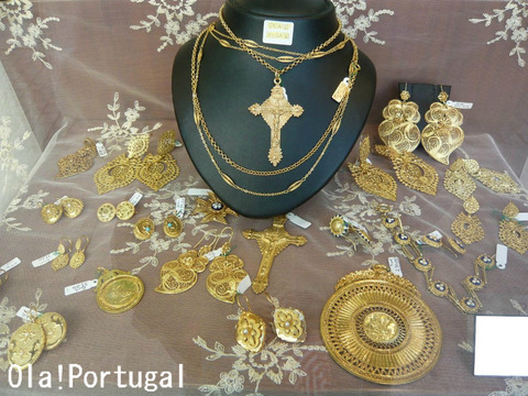 ポルトガル手工芸：金糸細工フィリグラーナ