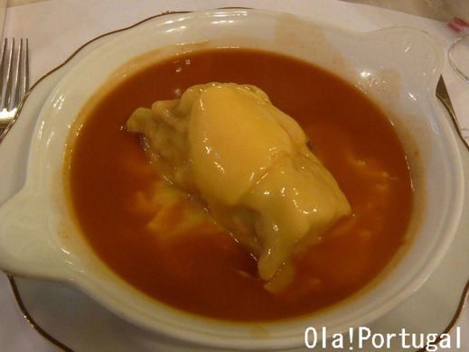 ポルトガル料理：Francesinha フランセズィーニャ