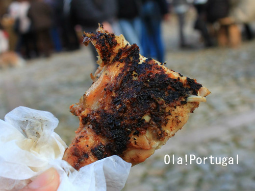 ポルトガル料理：フランゴ・アッサード（鶏の炭火焼）