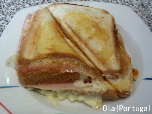 ポルトガルカフェで食べるサンドイッチ:Tosta Mista トスタ・ミスタ