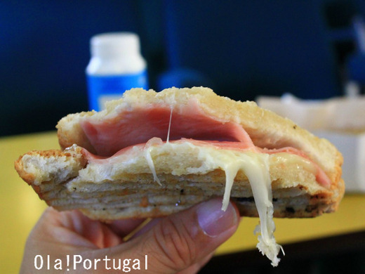 ポルトガルの朝食:トースタ・ミスタ