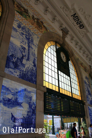 世界で美しい駅舎14選。ポルト、サン・ベント駅(ポルトガル)
