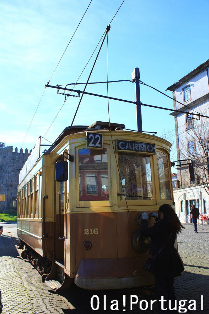 ポルトのレトロな路面電車 : Ola! Portugal 与茂駄（よもだ）とれしゅ
