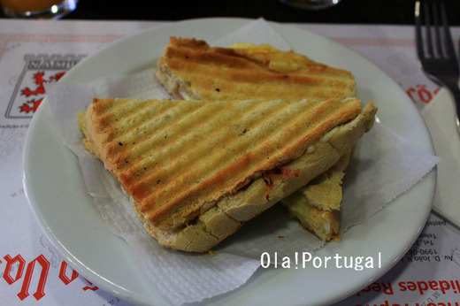 ポルトガルの朝ごはん:Tosta Mista トシュタ・ミスタ(焼きサンド)