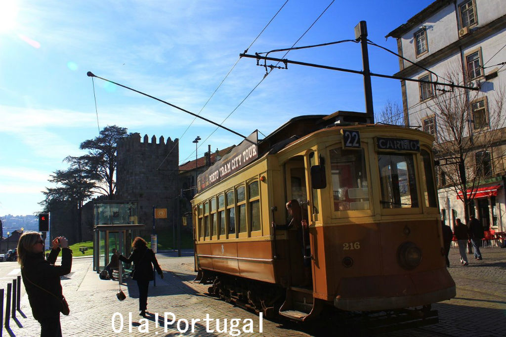 ポルトのレトロな路面電車 : Ola! Portugal 与茂駄（よもだ）とれしゅ