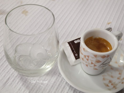 ポルトガルのアイスコーヒー：Cafe com gelo