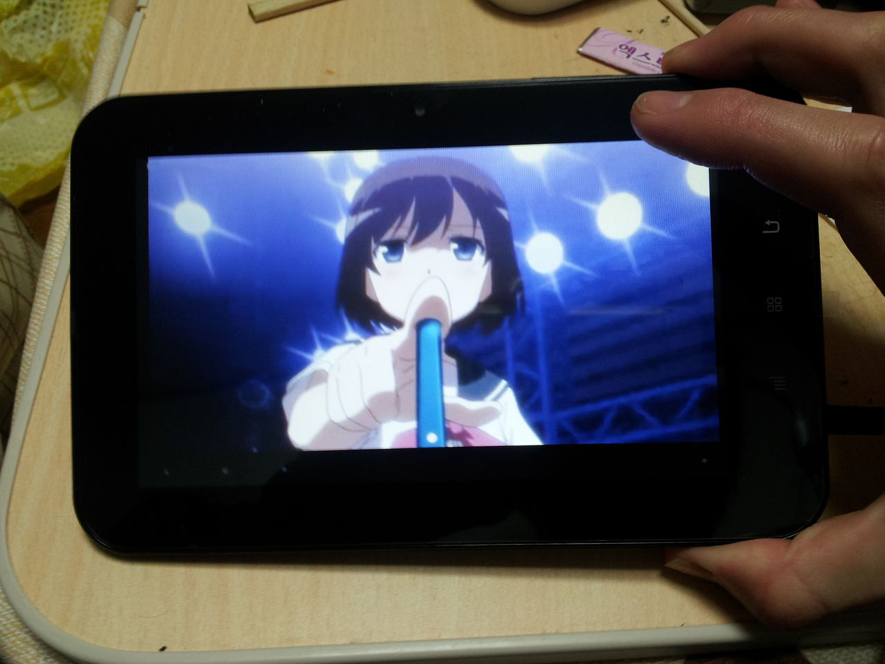 中華タブレットでごろ寝ネットが捗りすぎてヤバい アニメを見ながらダラダラと勤労する