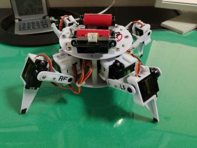 四足歩行ロボット : OLDMAKERS