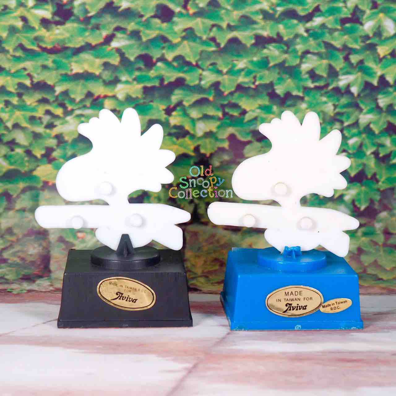 ペンを持ったウッドストックのトロフィー青台座 : The Old Snoopy