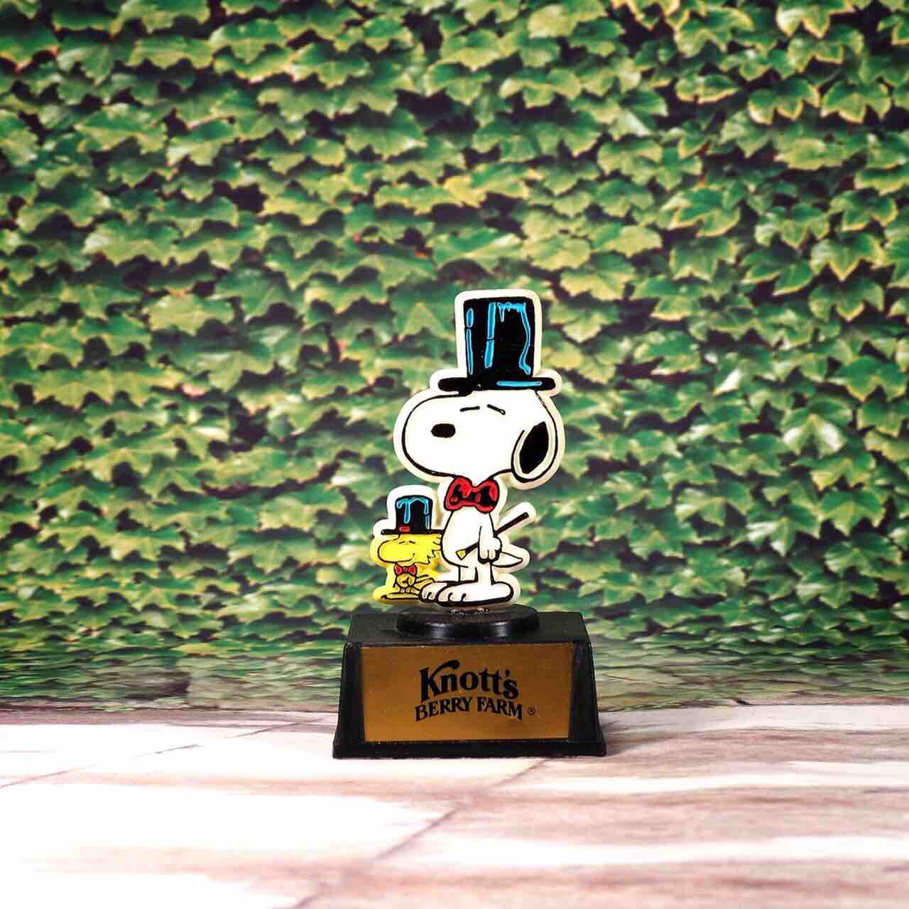 ナッツベリーファーム限定アビバ社トロフィー The Old Snoopy Collection