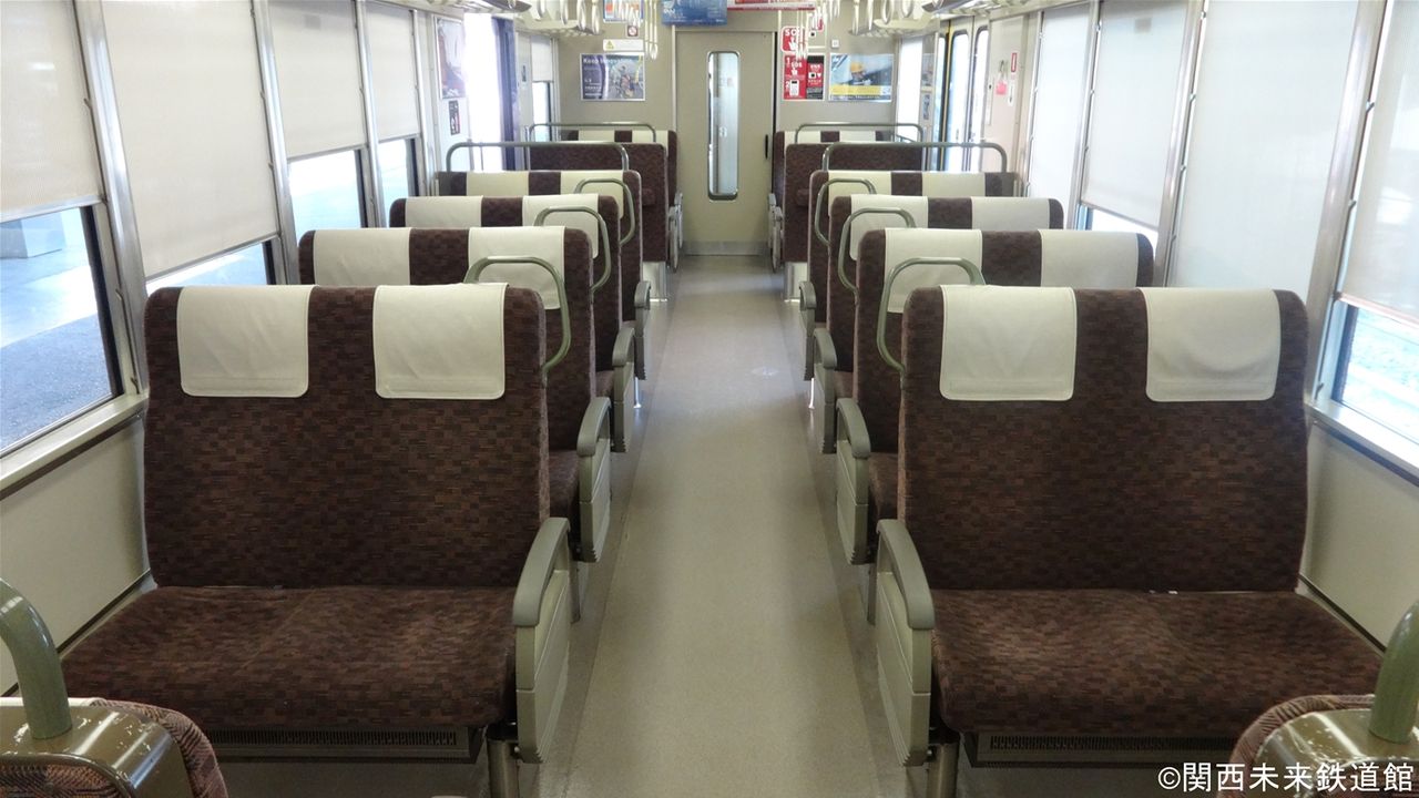 車内学 新快速の主力 223系00番台の車内 関西と風景と未来のブログ