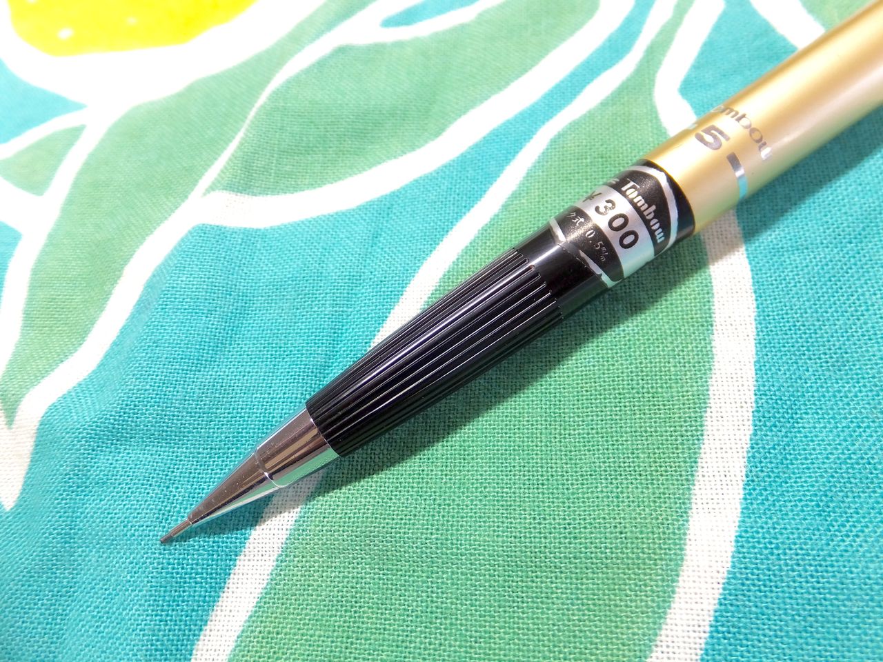 トンボ鉛筆 Tombow VARIABLE-5 ノック量可変シャープ Amazon.co.jp