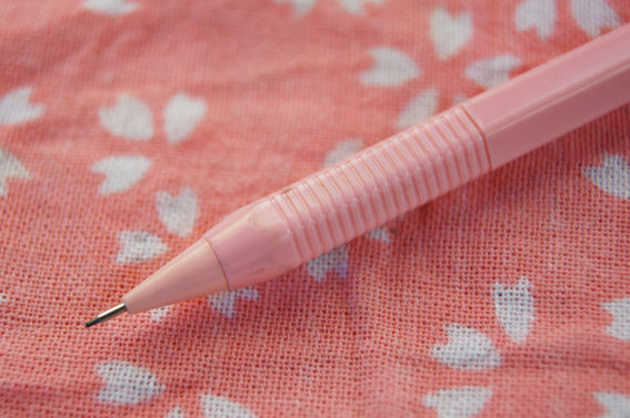 ZEBRA「KNOCK PENCIL M-1300」レビュー : テーゲー日記 〜文具と ZEBRA「KNOCK PENCIL M-1300」レビュー : テーゲー日記 〜文具と