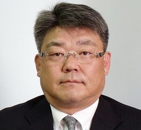 白承豪弁護士(HP掲載用)14-07-0510-53-58