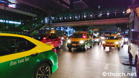 centralworld-mae-taxi