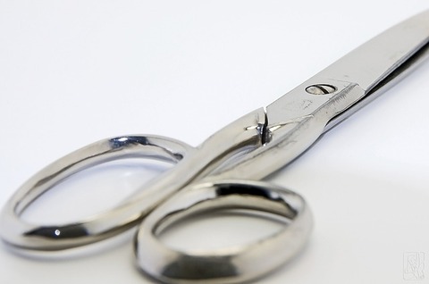 scissors-1126805_640
