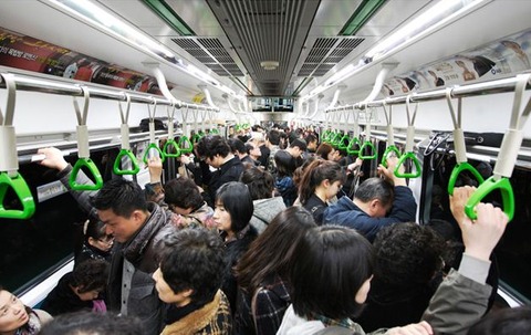crowded-korean-subway