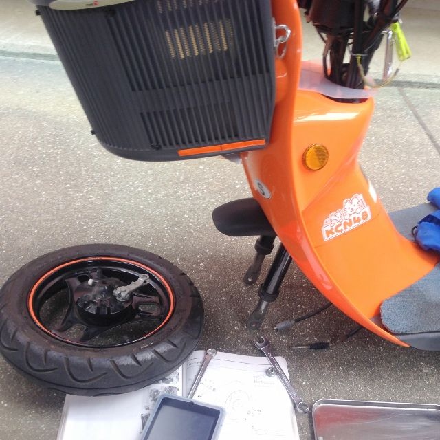 キーキーキッキッキー フロントブレーキを覗きました 艸 ﾑﾌｯ ちょいとチョイノリ