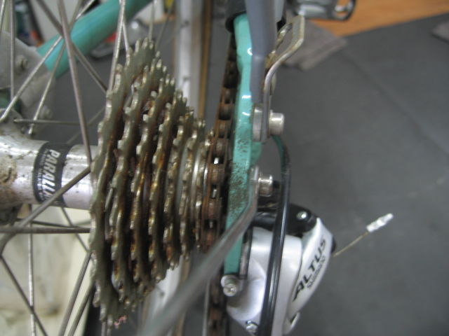 タイヤ 自転車 外し方 タイヤレバー 使わない