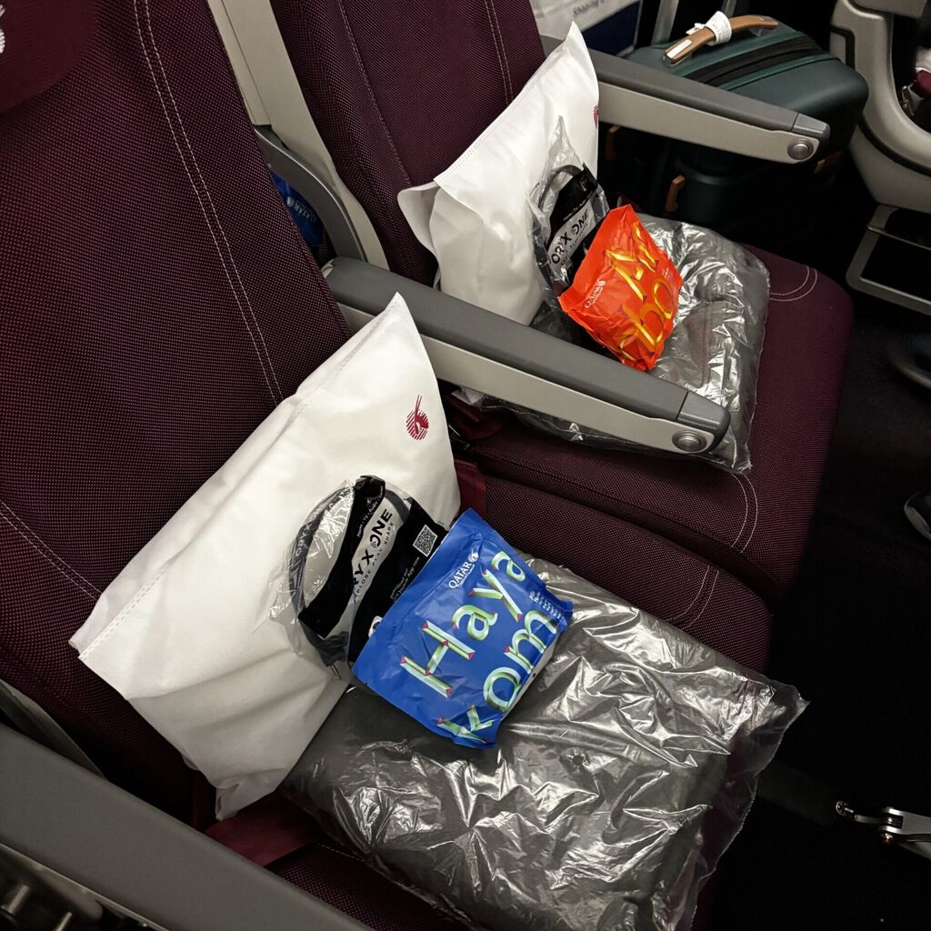 カタール航空エコノミー 機内サービス　アメニティ