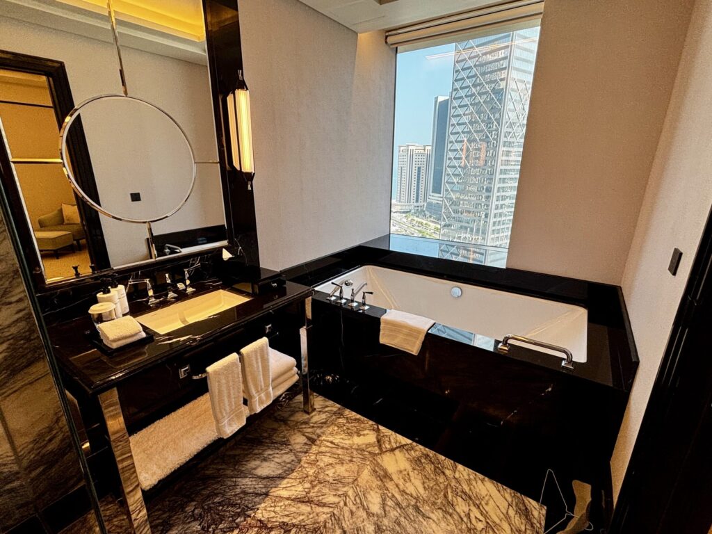 ドーハ ホテル ヒルトン Waldorf Astoria Doha West Bay 宿泊レビュー