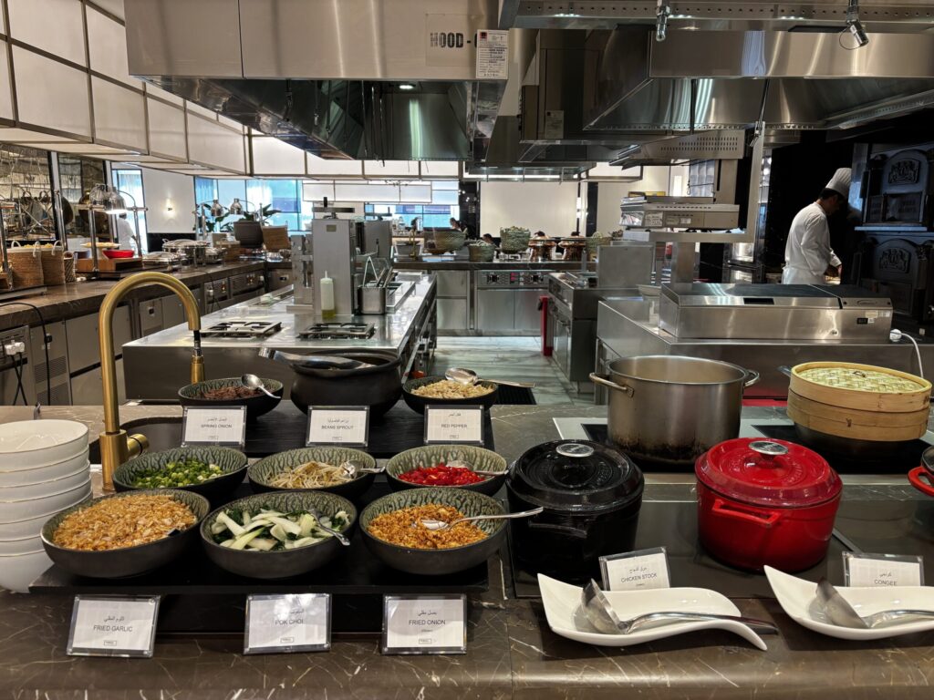 ドーハ ホテル ヒルトン Waldorf Astoria Doha West Bay 宿泊レビュー 朝食