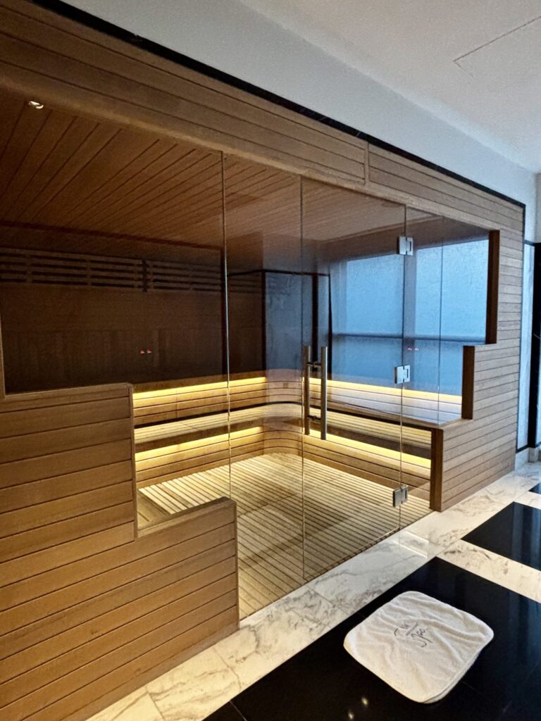 ドーハ ホテル ヒルトン Waldorf Astoria Doha West Bay 宿泊レビュー サウナ