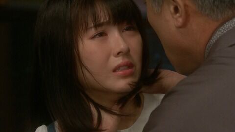 悲報 浜辺美波ちゃんのファーストキス おっさんに奪われる 画像あり おもしろチャンネルneo