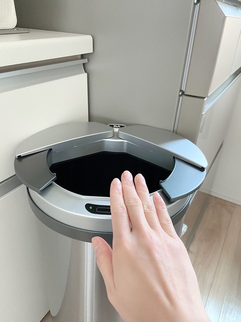 C99B3CE6-A085-453D-98F7-84AEE043B692