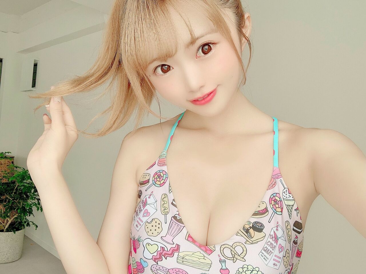 中井りかエロ画像Edg6cu6U8AAw8VP.jpg large