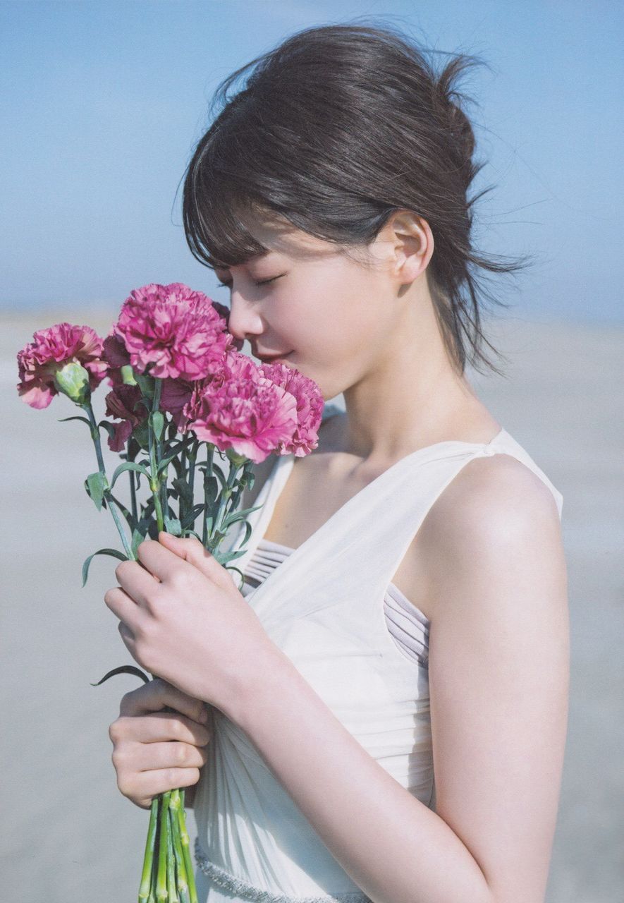 渡邉理佐エロ画像tumblr_p44dl2GCLT1uin25to3_1280