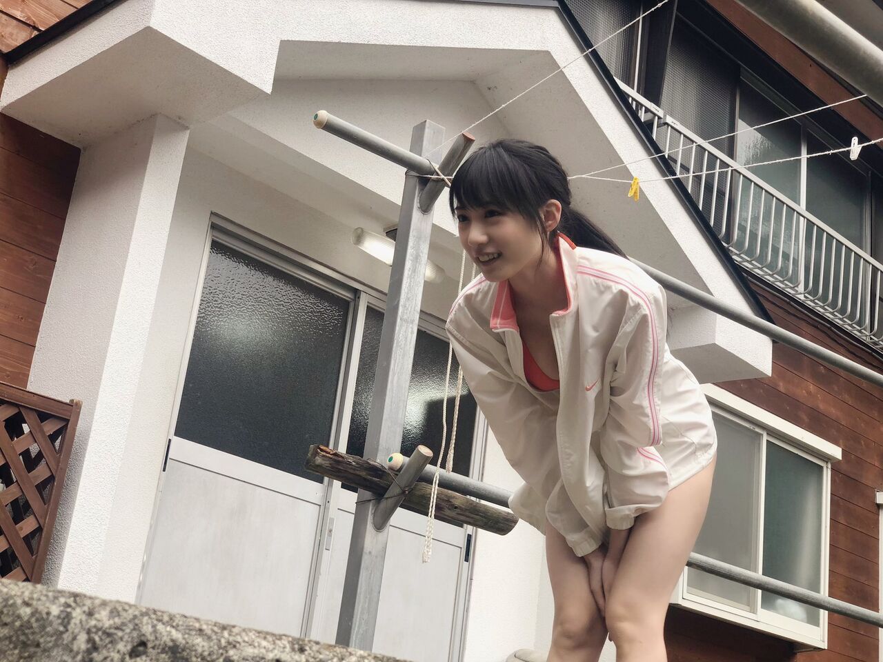 横野すみれエロ画像EZBlO_ZUYAEQcy9.jpg large