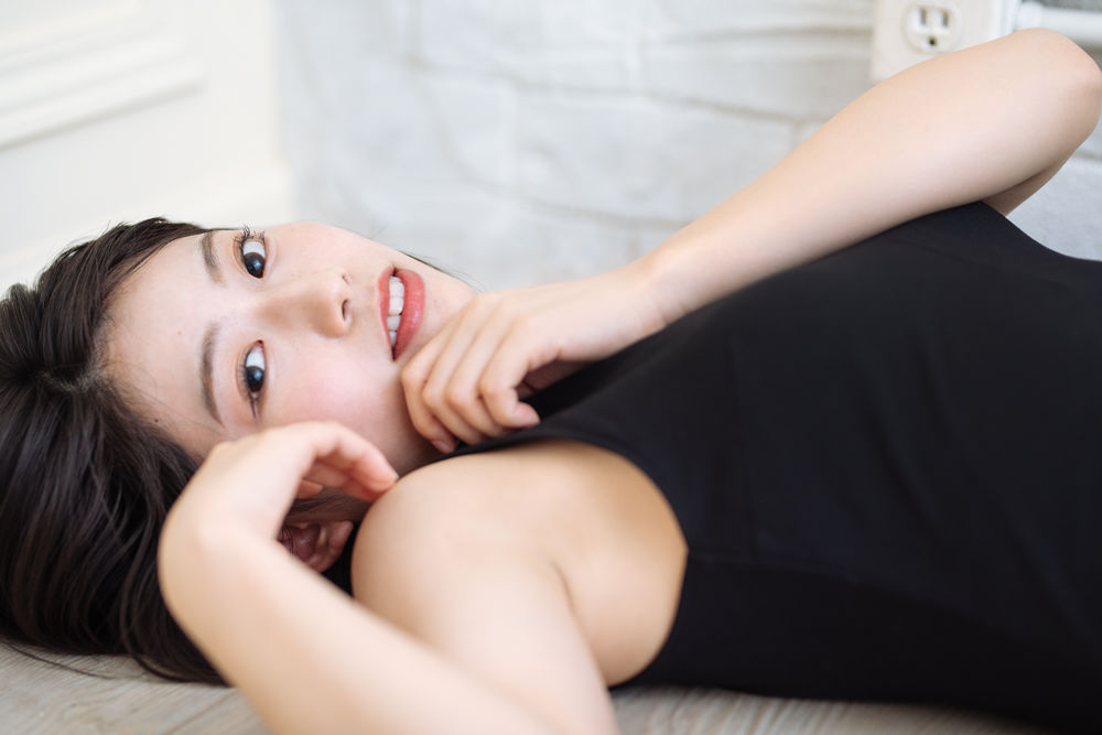 東村芽依エロ画像1000_1000_10240092