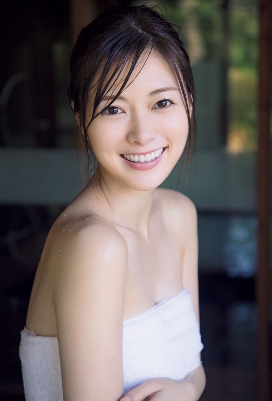 白石麻衣エロ画像tumblr_p1bjixb31y1vfqk8co5_1280
