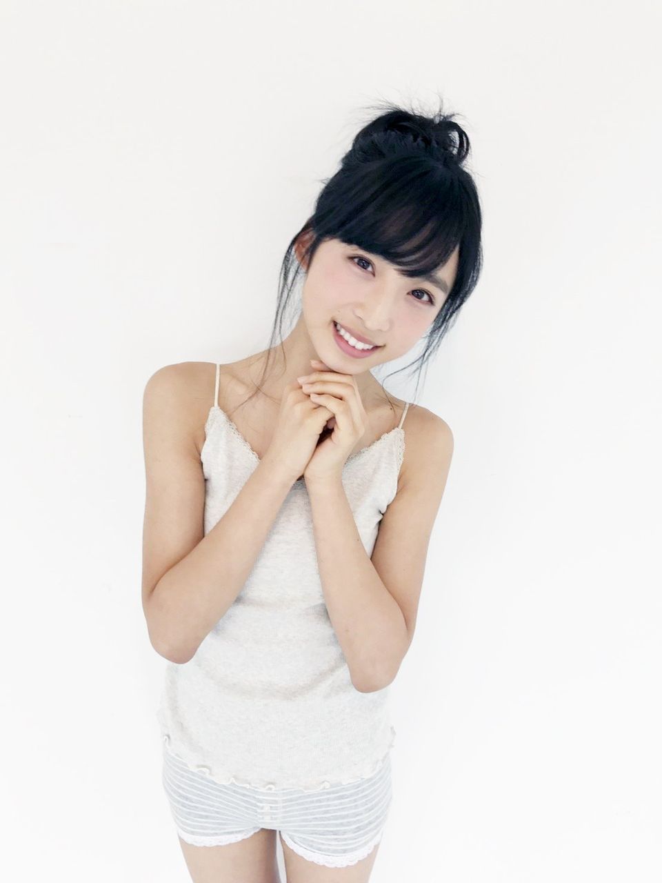 小栗有以エロ画像tumblr_ohly72FXLL1v7y9xxo4_r1_1280