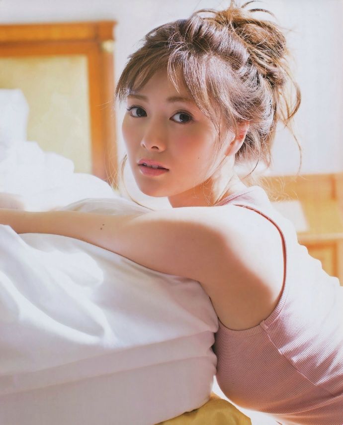 白石麻衣エロ画像tumblr_o5w4ojBTS31ukquamo4_1280