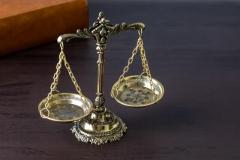 歩行者同士が衝突、ぶつかった女子中学生に７９０万円支払い命令…大分地裁