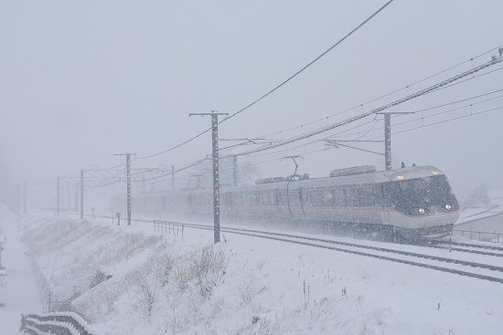 ona3のきままに撮り鉄 : 3月21日撮影 その5 雪の中の特急車両