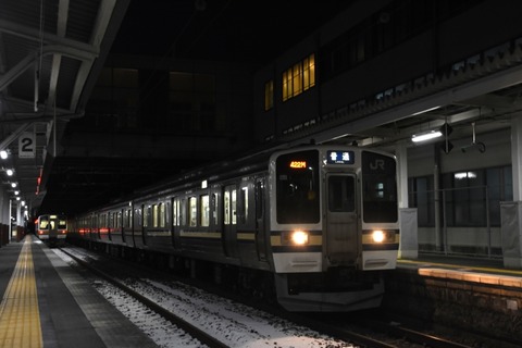 ona3のきままに撮り鉄 : 本日撮影 211系 N608編成 スカ色が今朝の始発422Mに入る