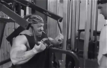 dorian-yates_back-2-hammer-pulldowns