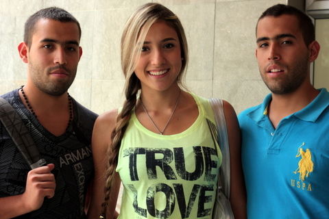 いい子を撮りっプ 美人大国コロンビアの美女達をナンパ Bacchusを捜して 世界一周跡