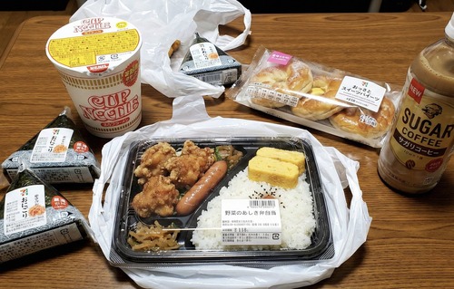 【画像】独身弱者男性の晩飯がこれ。これ見てどう思う？ｗｗｗｗ