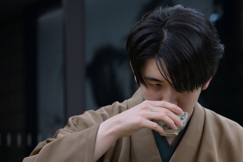 【画像】藤井聡太竜王、チー牛ぽさが抜けてしまう。完全に俺達とは違う世界に行ってしまったわｗｗｗｗ