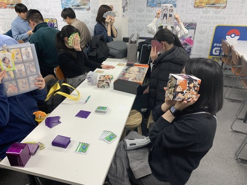 【悲報】「女子限定」のカードゲーム大会の様子がこちらｗｗｗｗ