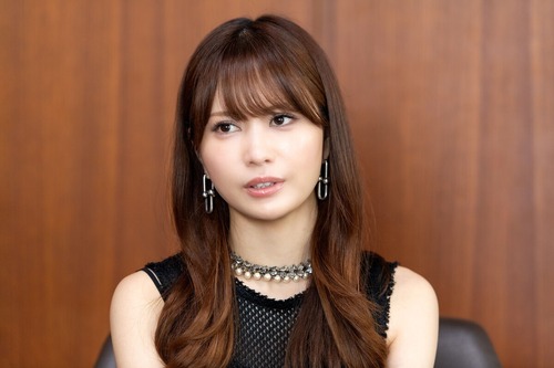 【悲報】美人ポーカープレイヤー、想像を絶する様な社畜時代を経験していたｗｗｗｗ