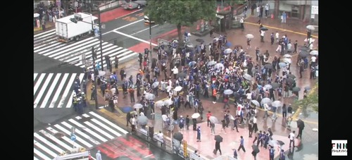 【悲報】サッカーファン、渋谷スクランブル交差点で大暴れｗｗｗｗのサムネイル